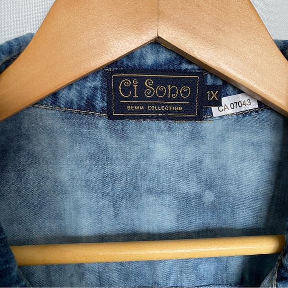 Ci Sono. NWOT. Denim Tunic Length Button Up Shirt. 1X - Picture 3 of 4